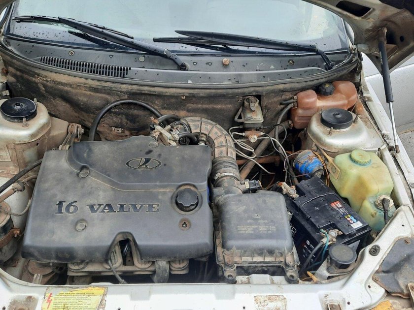 Подкапотка ВАЗ 2110