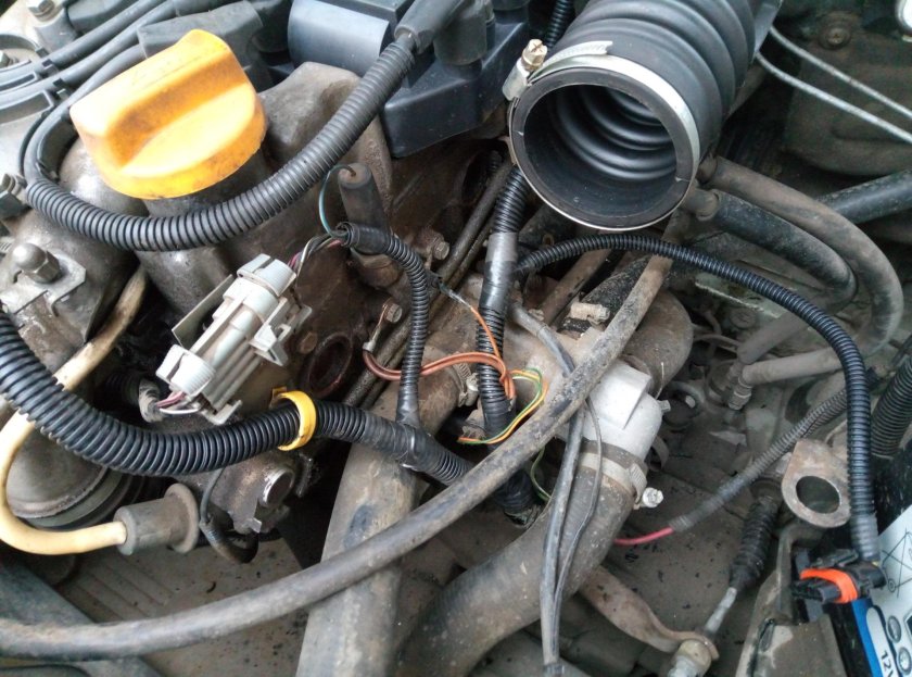 Подкапотная проводка ВАЗ 2110 16 клапанов