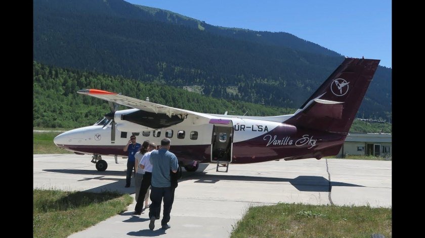 Самолет Тбилиси Местиа