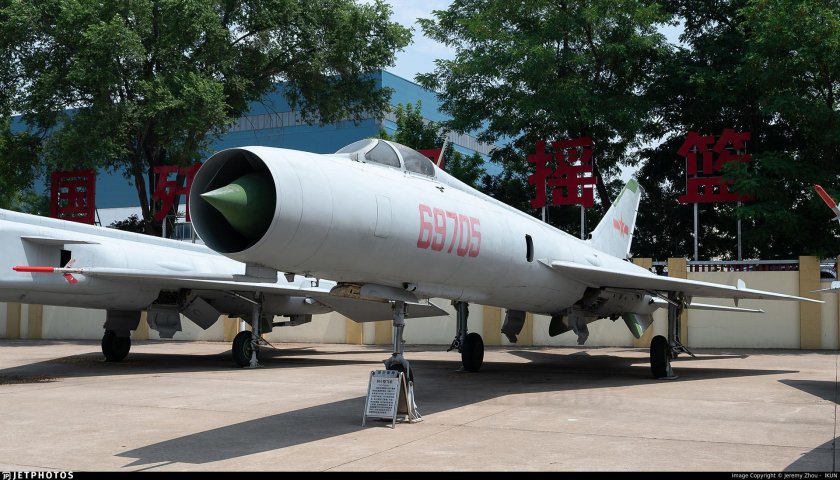 Shenyang j-8i