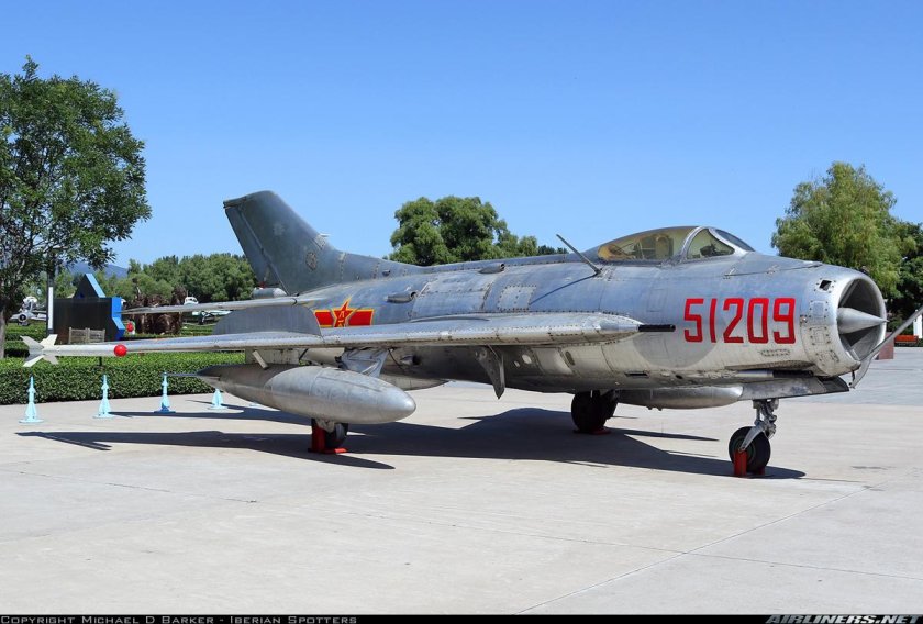 Shenyang j-6 (миг-19)