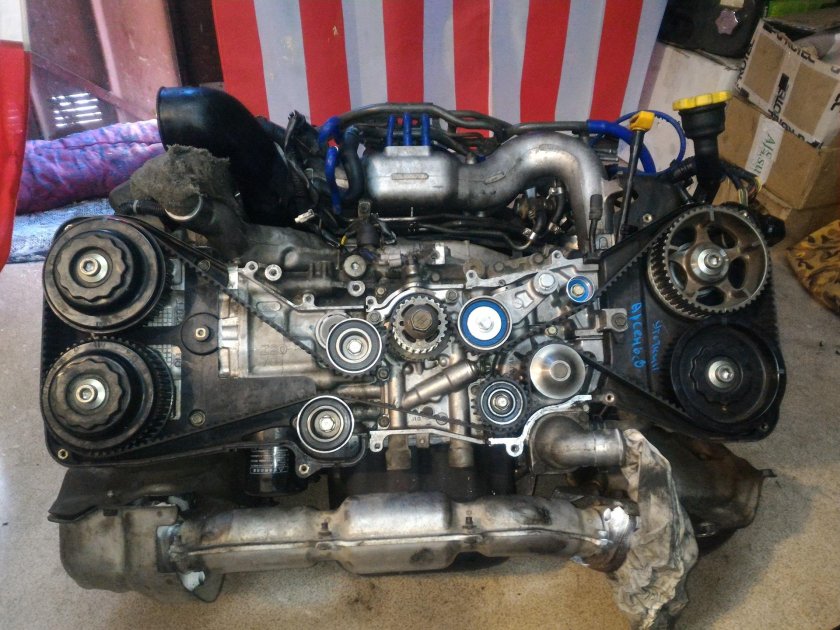 Мотор Субару ej25