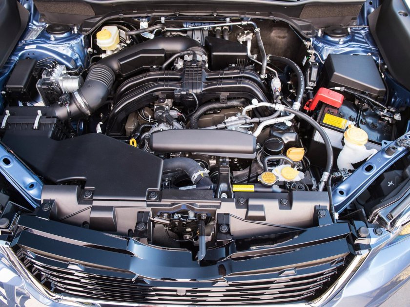 Subaru Forester 2013 под капотом