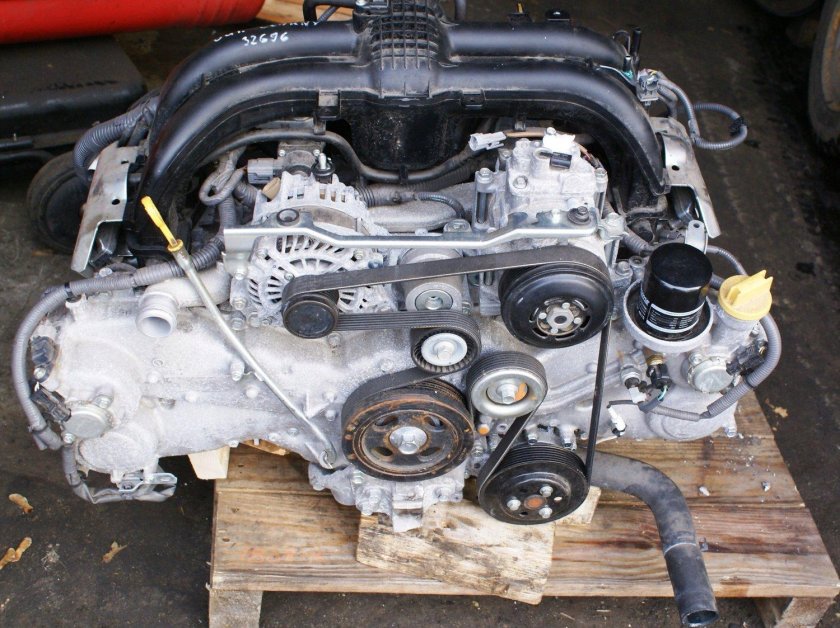 Двигатель Субару 2.5