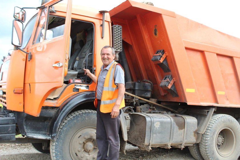 Водитель самосвала