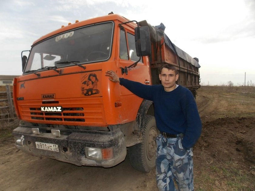 Водитель самосвала КАМАЗ 6520 22 года
