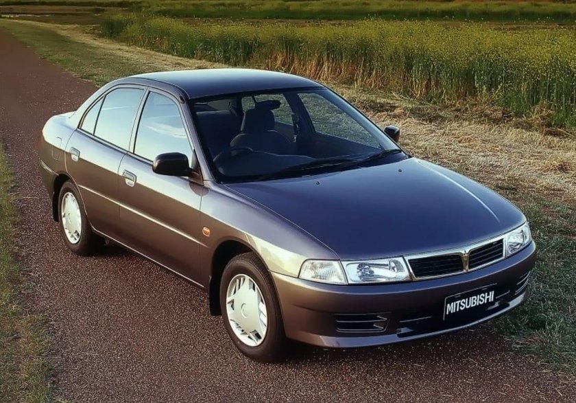 Mitsubishi Lancer 1.3 2000
