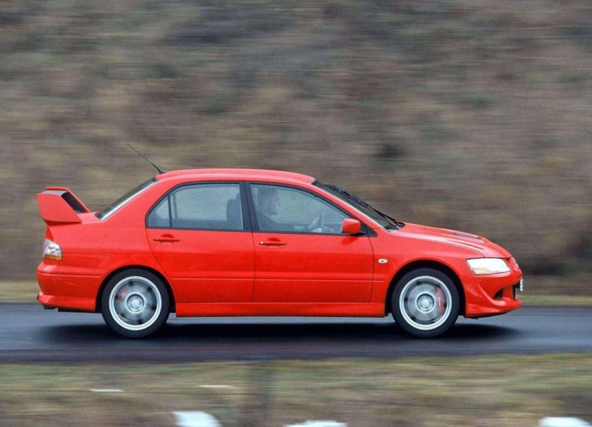 Митсубиси Лансер 8