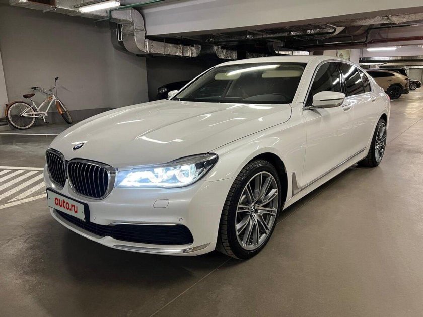 Бмв 7 серии 2015