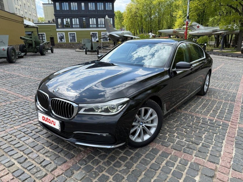 Бмв 7 серии 2018