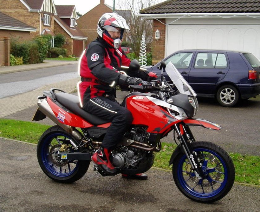 Априлия пегасо 600