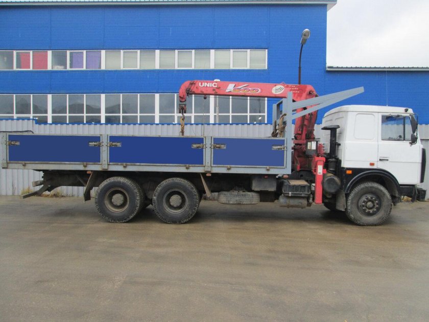 МАЗ Зубренок манипулятор