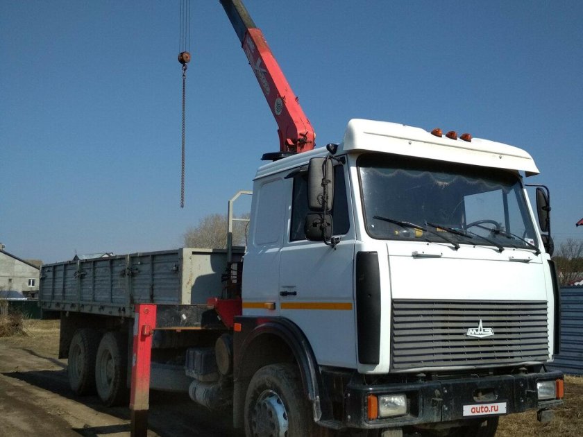 МАЗ манипулятором вылет стрелы