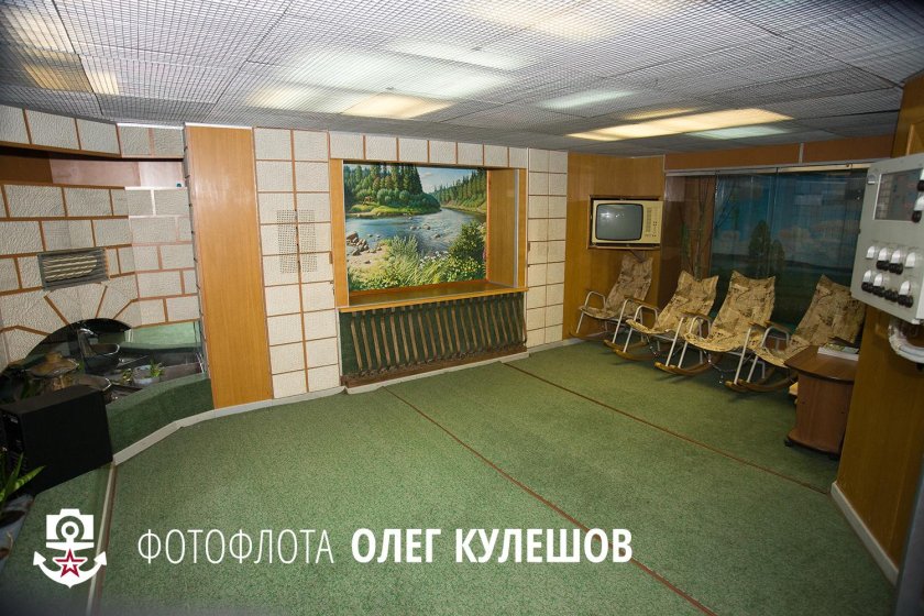 Подводная лодка акула бассейн