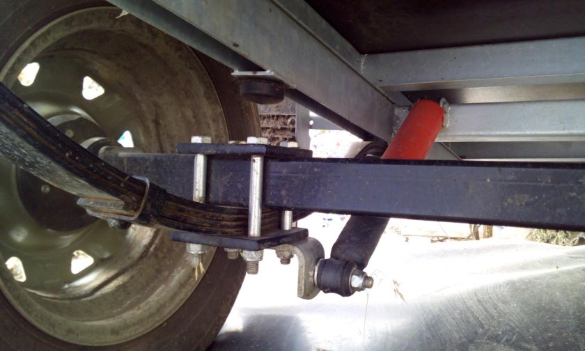 Крепление рессоры на прицепе МЗСА