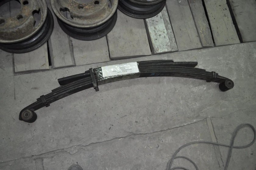 Рессора Мерседес 809 три листа