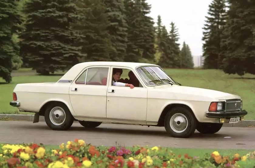 ГАЗ-3102 автомобиль