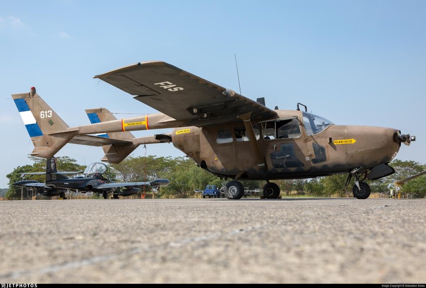 Cessna 337 skymaster o-2