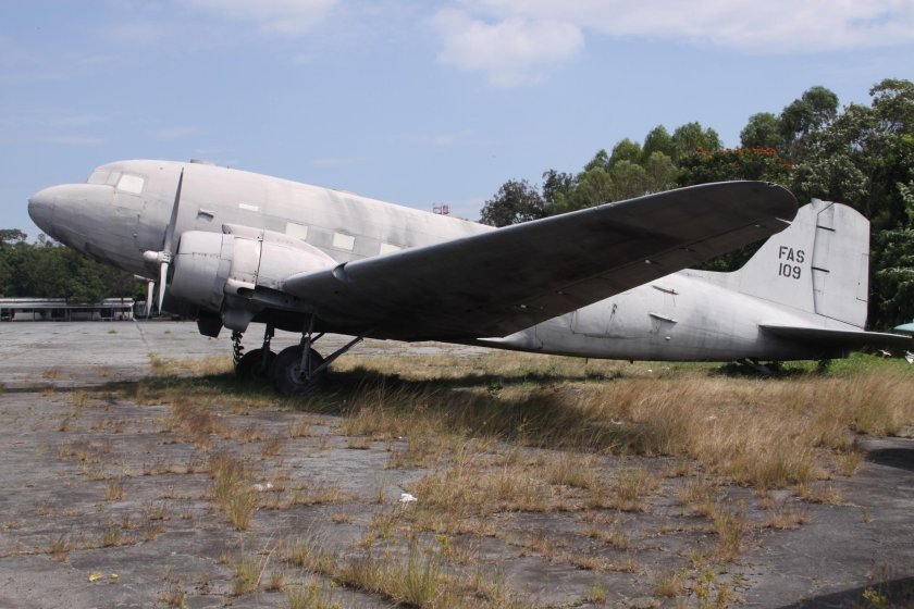 Douglas DC-3