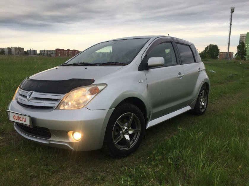 Тойота Ист 2002 года