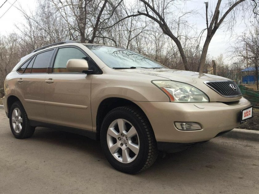 Лексус 330 золотистый