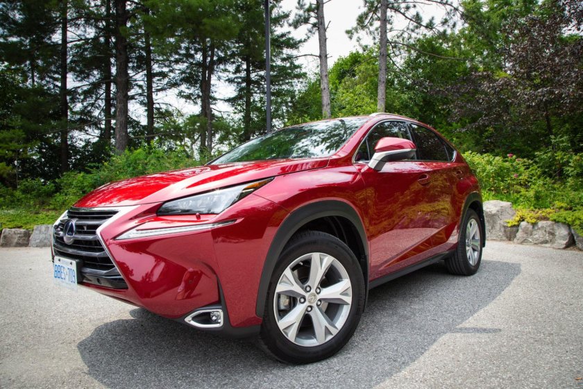 Lexus NX 300h оранжевый