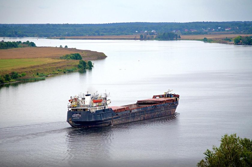 Сухогруз река-мореволгабалд