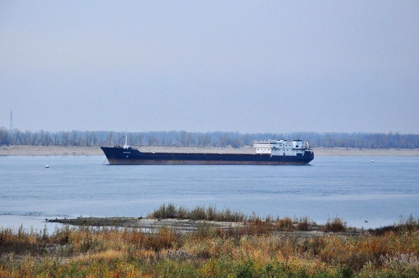 Теплоход Зерноград линтер