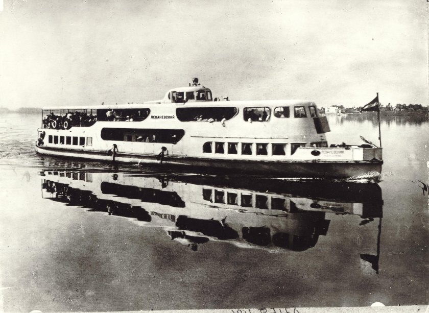 Теплоход Леваневский