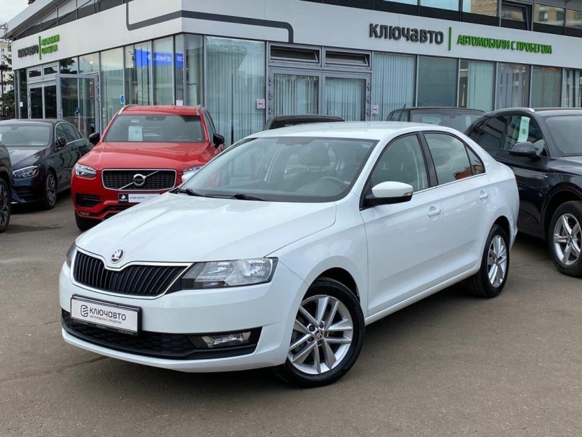 Шкода рапид 2018 белая
