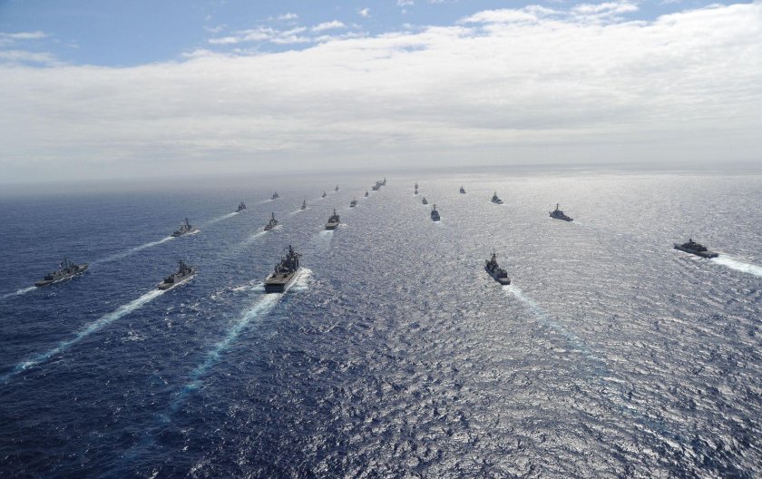 Корабли выстроились в боевой порядок