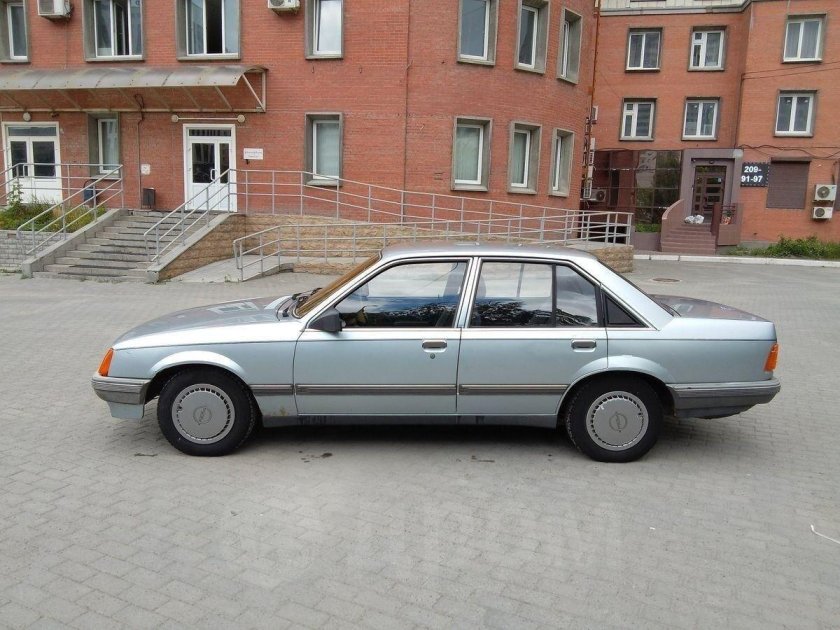 Опель рекорд 88 года