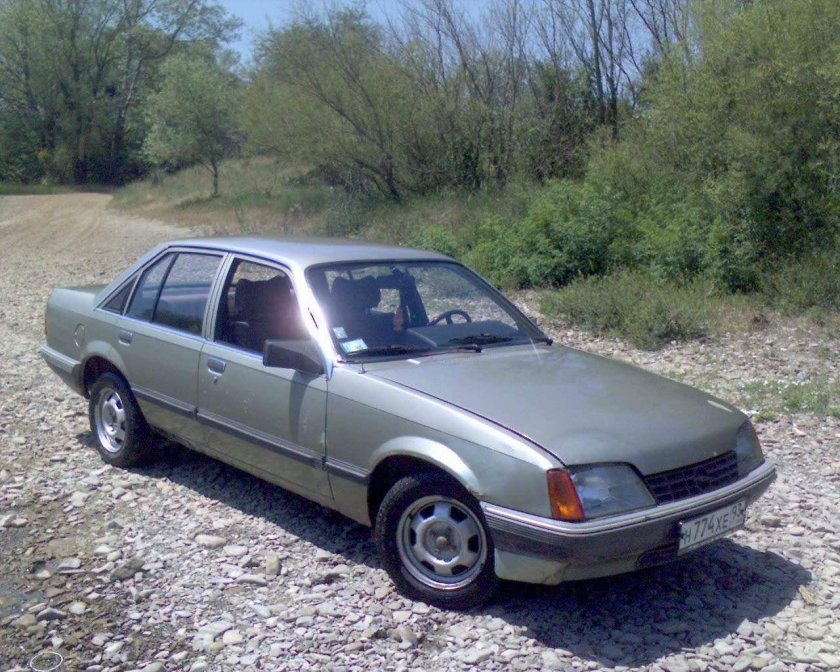 Opel Rekord 1986