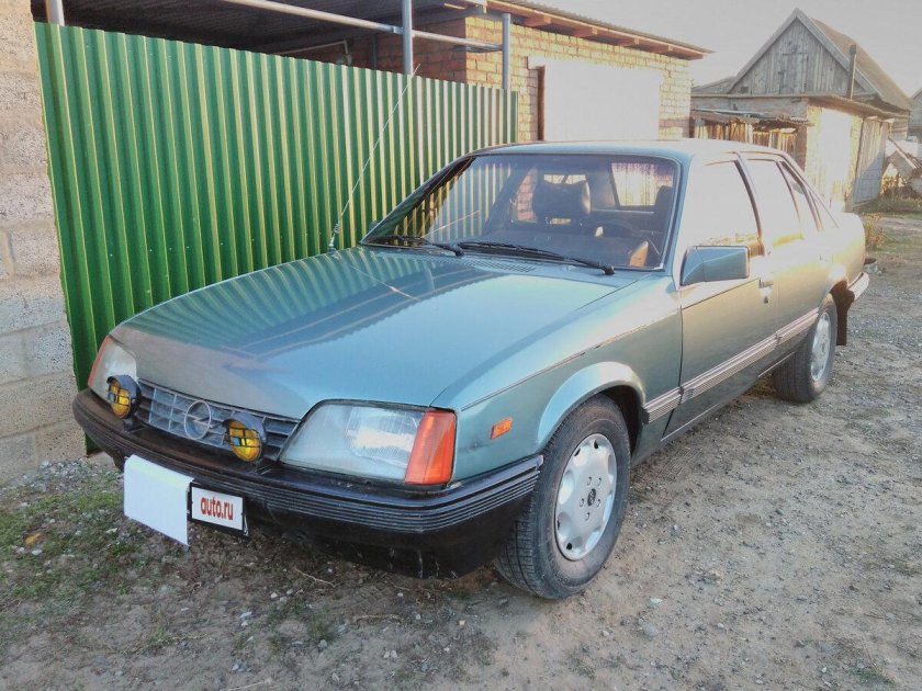 Opel Rekord 1985