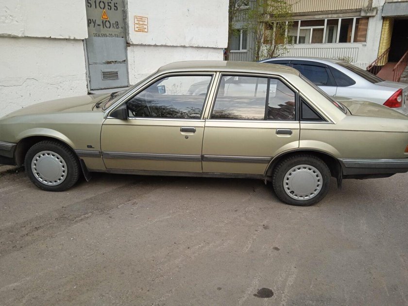 Опель аскона 1.6 1987 хэтчбек