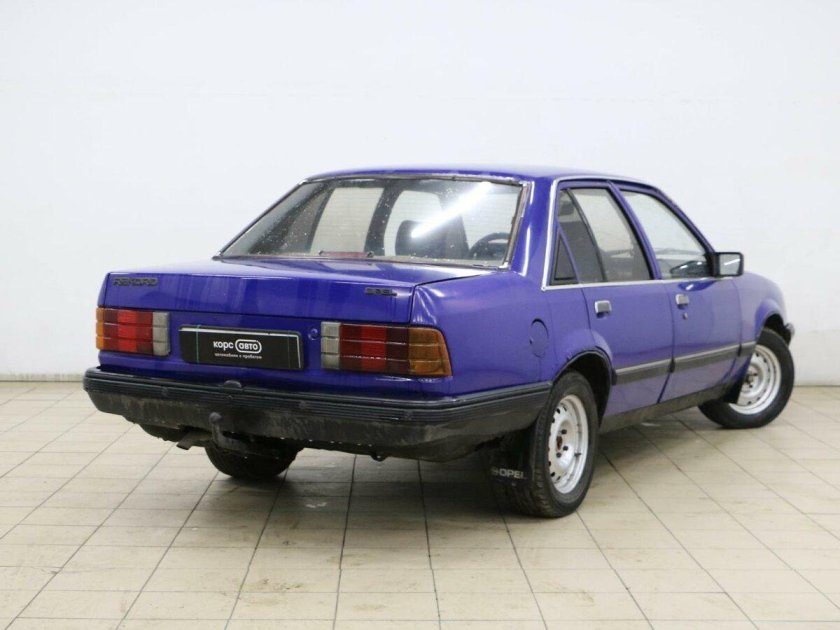 Опель рекорд 1981