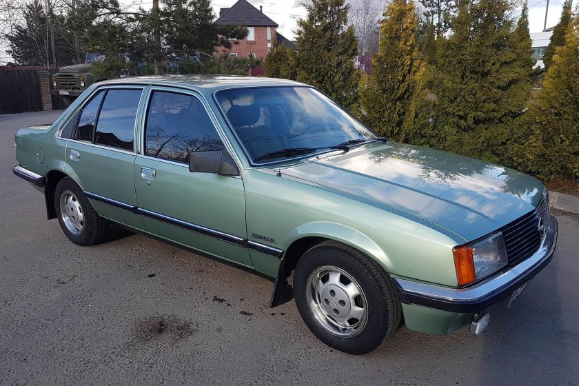 Opel Rekord 1982