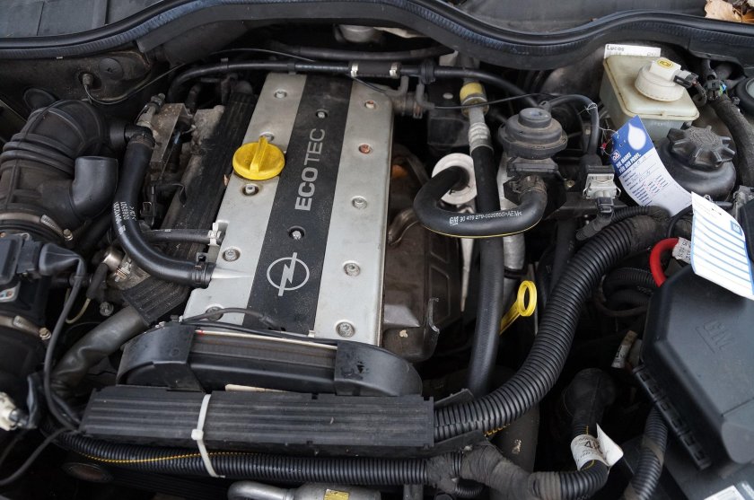 Opel Vectra b 2.0 16v двигатель