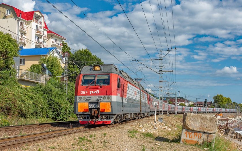 Электровоз 2эс4к