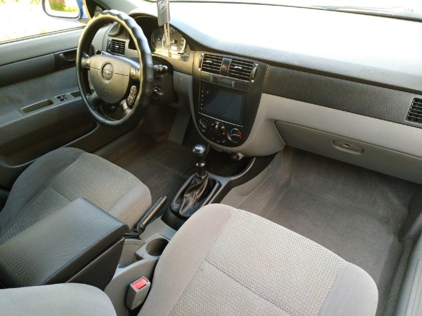 Chevrolet Lacetti 1.8 салон