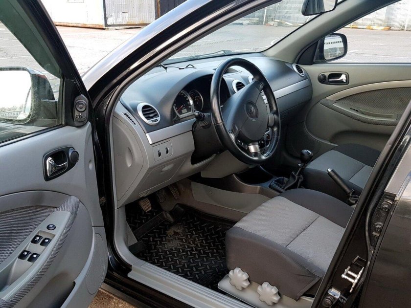 Шевроле Лачетти универсал салон