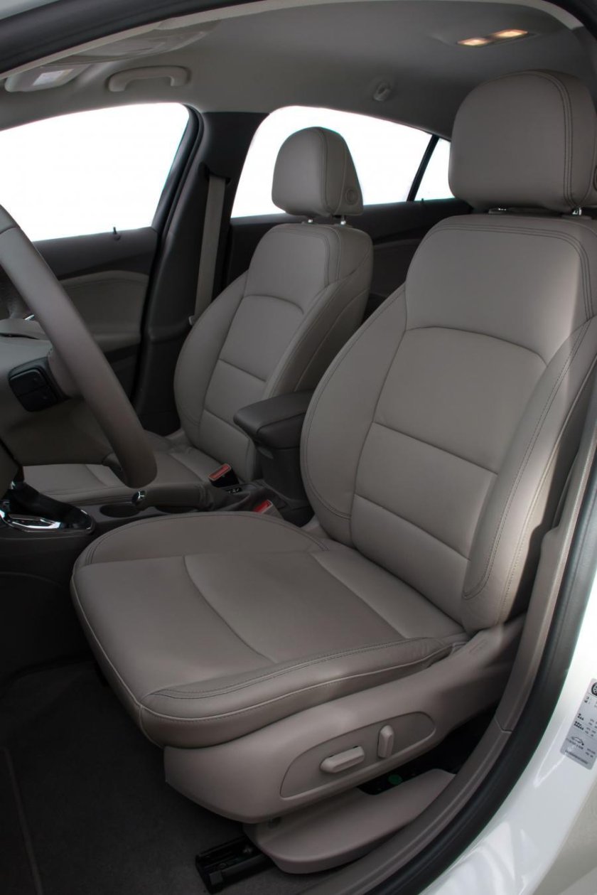 Шевроле Круз универсал салон