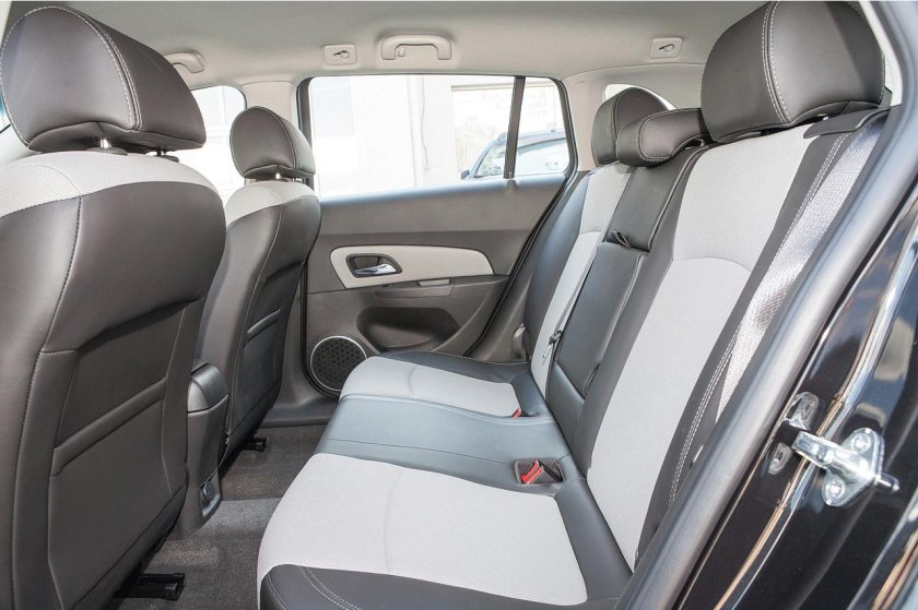 Заднее сиденье Шевроле Круз