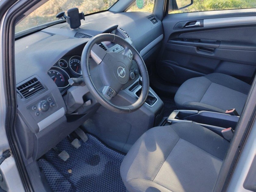 Opel zafira 2006 1.8