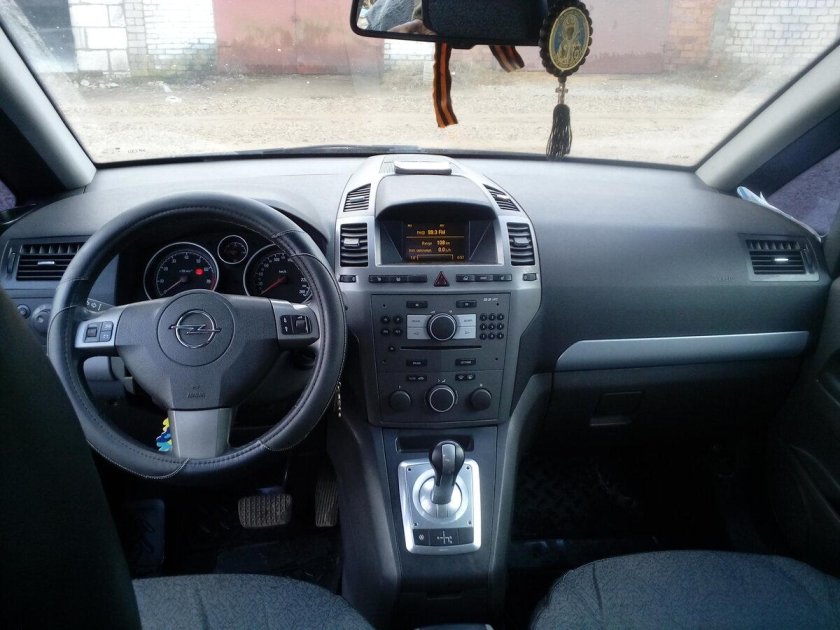 Opel Zafira b 2006