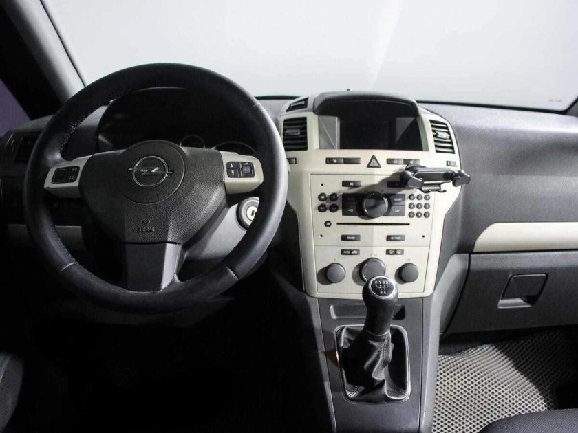 Опель зафира 2012 1.8 механика