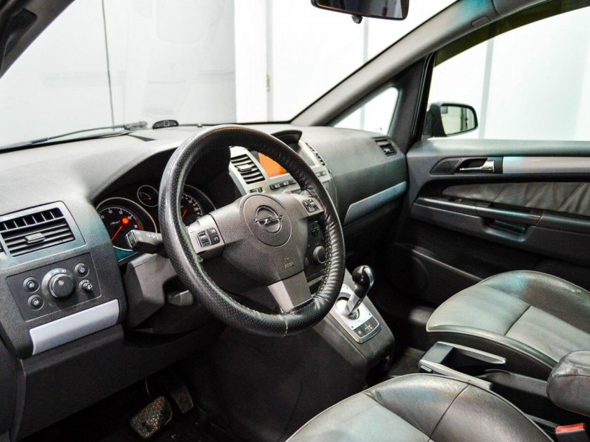 Опель зафира б 1.9 cdti