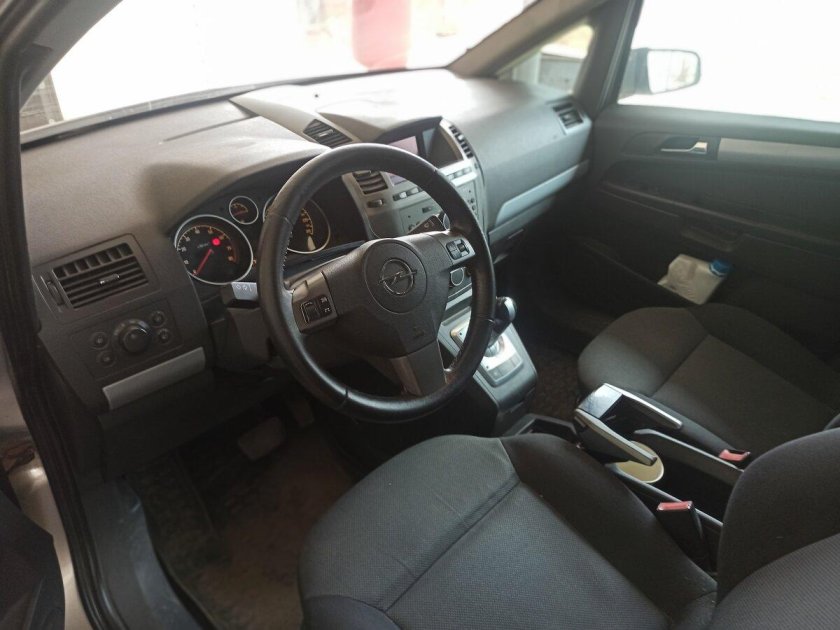 Опель зафира 2006