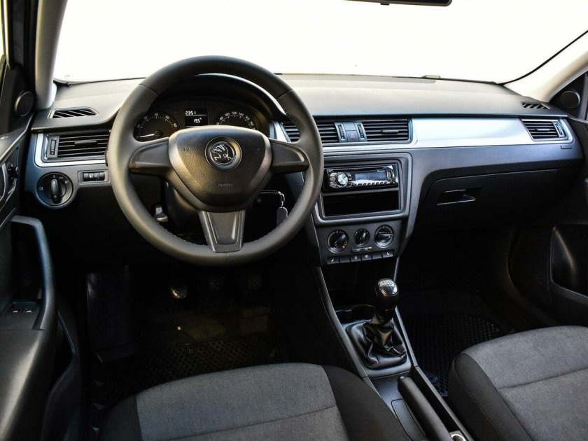 Шкода Рапид 2016 салон