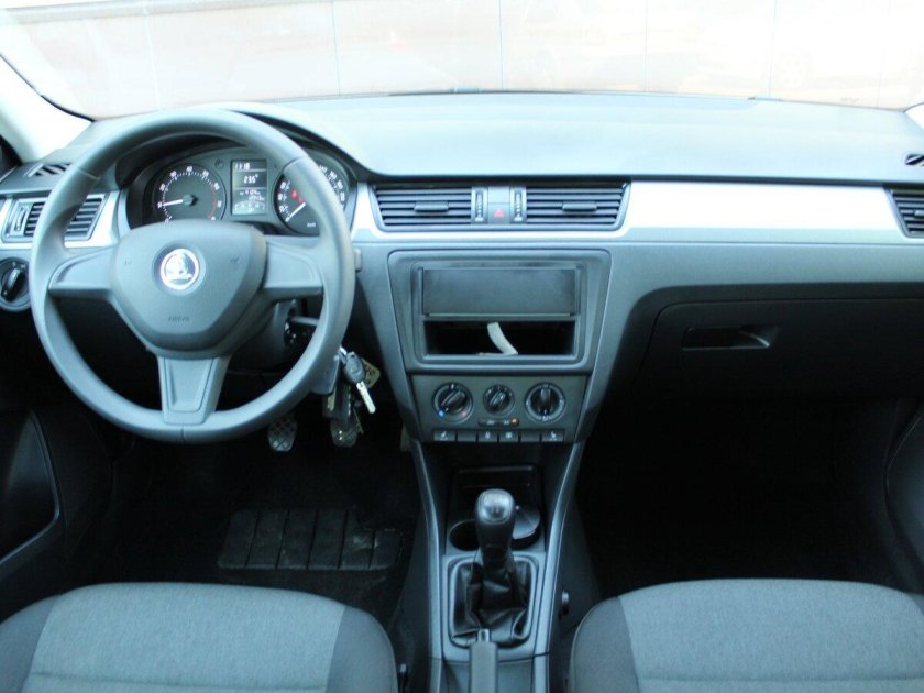 Шкода Рапид 2015